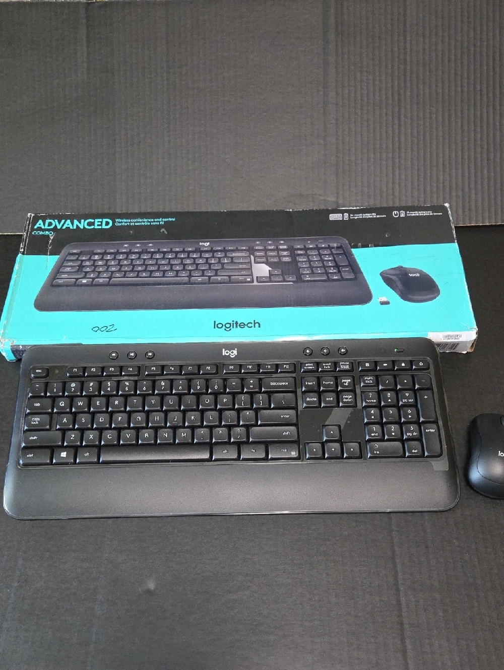 Logitech Advanced Wireless Keyboard & Mouse Combo